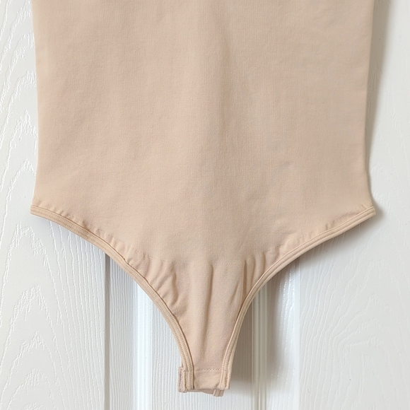 Spanx Seamless Power Sculpting Sleeveless V-neck Thong Bodysuit Soft Nude XL - Picture 5 of 11